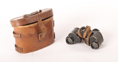 Lot 332 - A pair of WW1 binoculars, dated 1916, cased