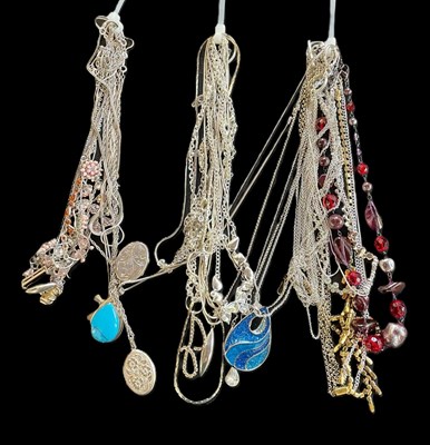 Lot 169 - A collection of costume jewellery