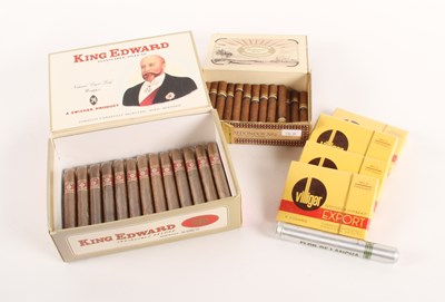Lot 232 - A collection of cigars, including twelve King...