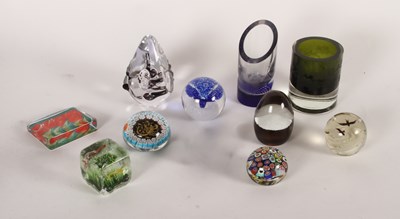 Lot 285 - A Svaja art glass paperweight, together with...