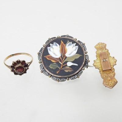Lot 194 - An Italian pietra dura brooch, 4cm diameter,...