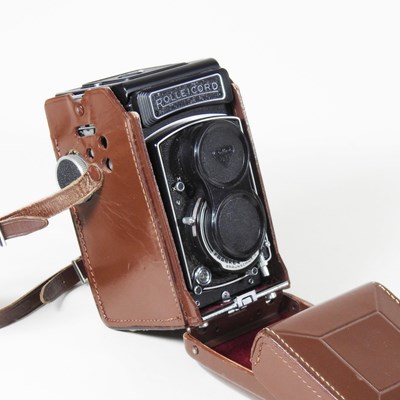Lot 193 - A Rolleicord camera, Frankle & Heidecke, 15cm...