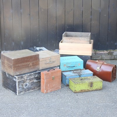 Lot 386 - A collection of various toolboxes (15)