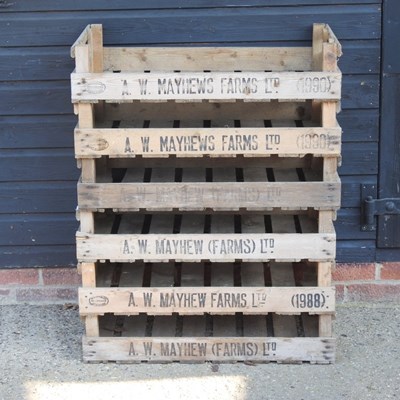 Lot 177 - A collection of six wooden fruit trays (6)