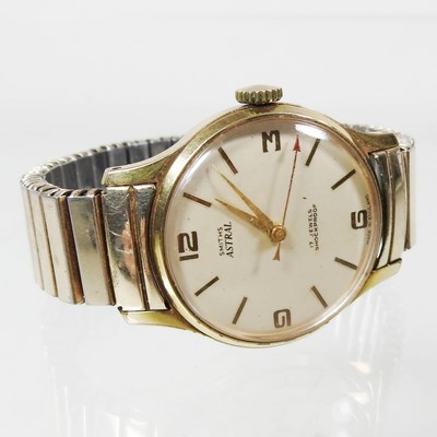 Lot 111 - A vintage Smiths Astral gentleman's gold...