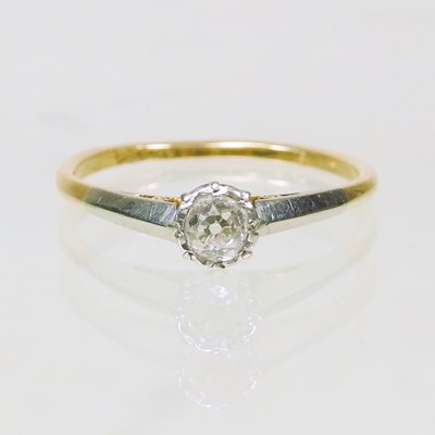 Lot 37 - An 18 carat gold solitaire diamond ring,...