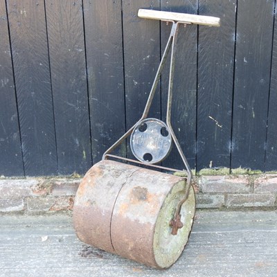 Lot 435 - An Ironcrete garden roller
