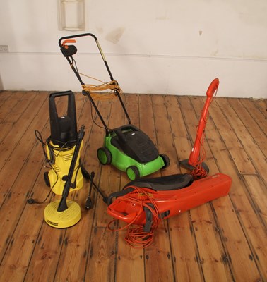 Lot 543 - A collection of garden appliances, to include...