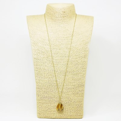 Lot 205 - A tiger's eye pendant necklace, on a fine gilt...