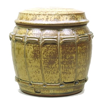 Lot 64 - Mike Dodds, b1943, a lidded jar and cover,...