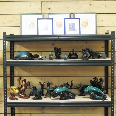 Lot 452 - A collection of Canadian Blue Mountain pottery...