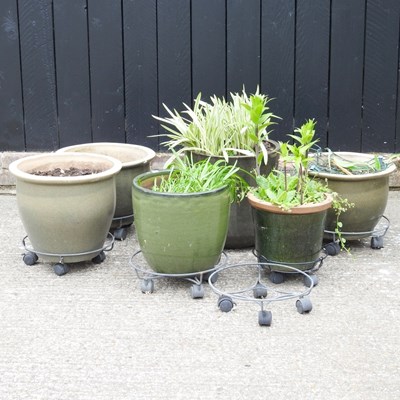 Lot 529 - A collection of six various glazed pottery...