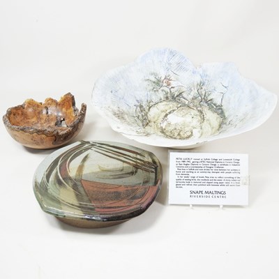 Lot 74 - Peta Luckly, contemporary, an Art pottery bowl,...