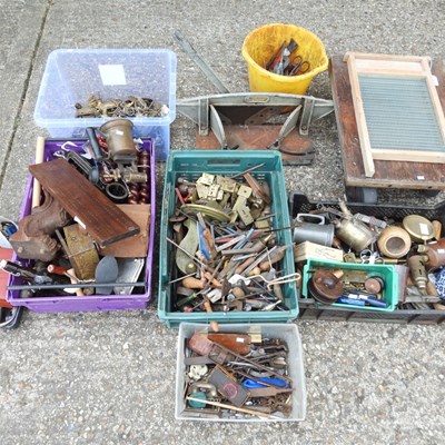 Lot 400 - A large collection of hand tools and other items