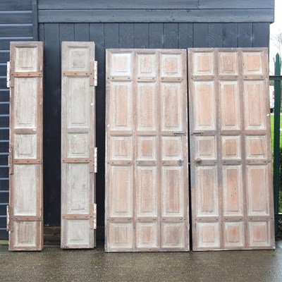 Lot 5 - A collection of oak panelling