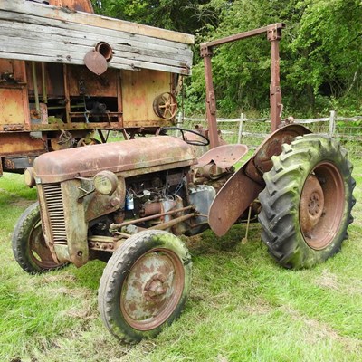 Lot 525 - A grey Ferguson tractor, for restoration