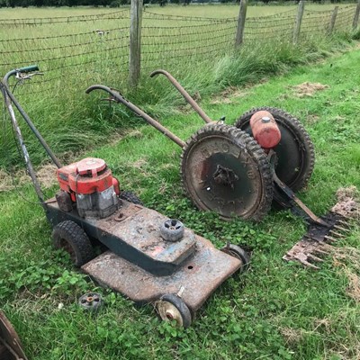 Lot 521 - An old Oxford Allen petrol driven scythe