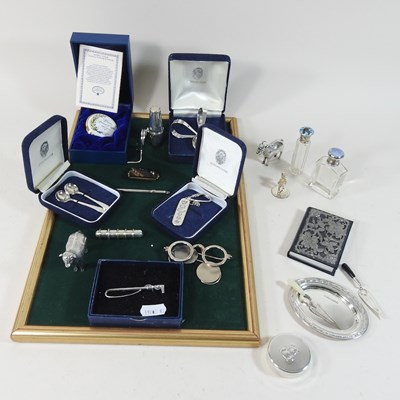 Lot 142 - A collection of silver