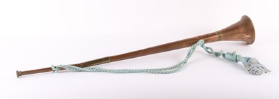 Lot 488 - A copper and brass hunting horn
