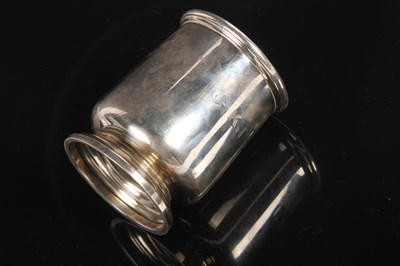 Lot 87 - A George V silver quarter-pint tankard,...