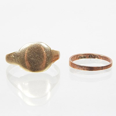 Lot 43 - An antique 9 carat gold ring, of plain design,...