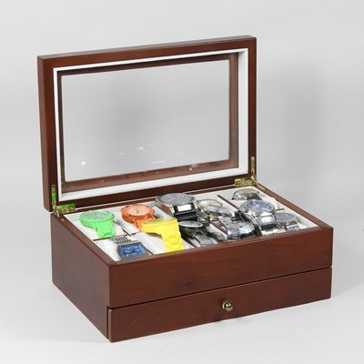 Lot 551 - A collection of vintage and modern...