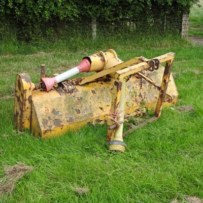 Lot 549 - Plus VAT - A tractor yard brush