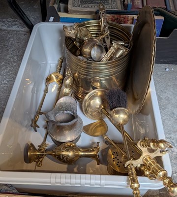 Lot 518 - A collection of brassware, to include plates,...