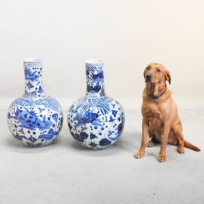 Lot 150 - A pair of large Chinese blue and white...