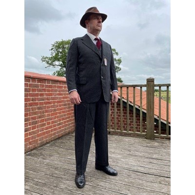 Lot 141 - A 1940's grey and white single breasted woollen three piece suit