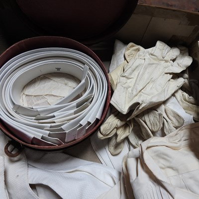 Lot 154 - A collection of early 20th century gentleman's evening wear