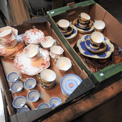 Lot 304 - An early 20th century part tea service