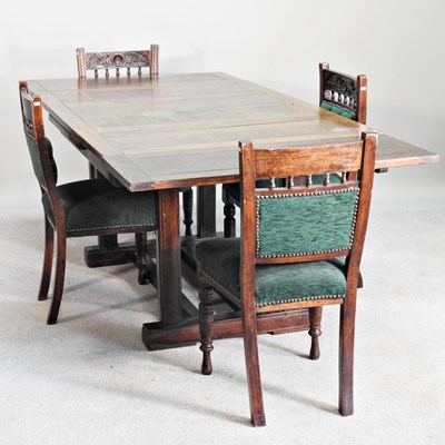 Lot 524 - An early 20th century draw leaf dining table,...