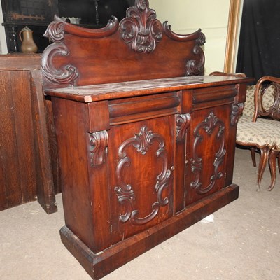 Lot 48 - A Victorian mahogany chiffonier