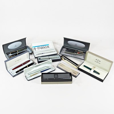 Lot 259 - A collection of pens, to include Parker...