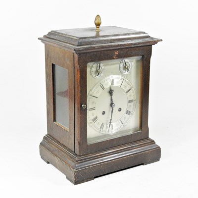 Lot 151 - An early 20th century bracket clock, with a...