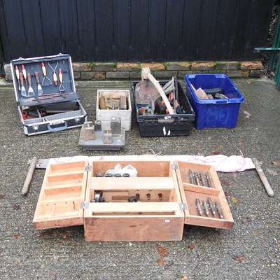 Lot 595 - A collection of hand tools, some cased