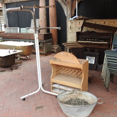 Lot 352 - A display stand
