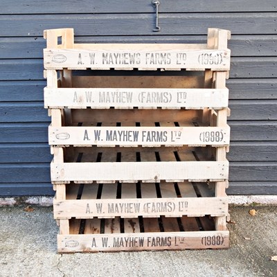 Lot 168 - A collection of six wooden fruit trays (6)