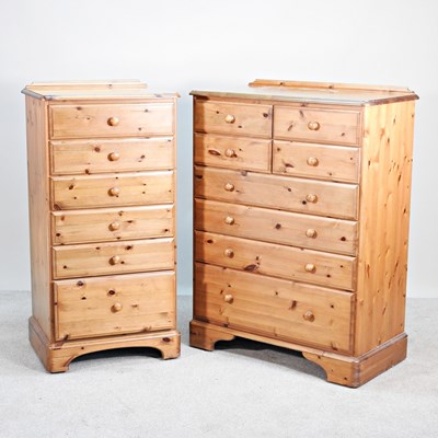 Lot 178 - A modern pine chest of drawers, containing...