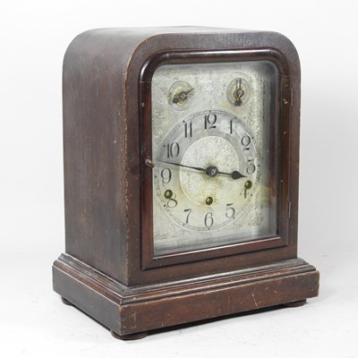 Lot 626 - An early 20th century German bracket clock,...