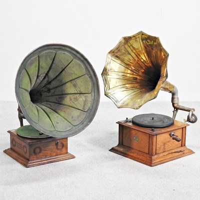 Lot 309 - A Mead wind up gramophone, 77cm high together...