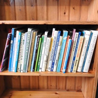 Lot 725 - A collection of books, mainly Art and Antiques...