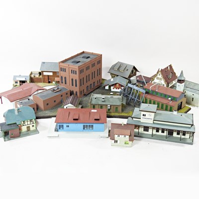 Lot 573 - A collection of OO gauge model railway layout...