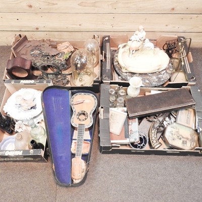 Lot 662 - A collection various items to include clock...