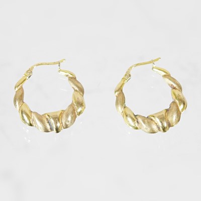 Lot 47 - A pair of 9 carat gold hoop earrings, 1.5g,...