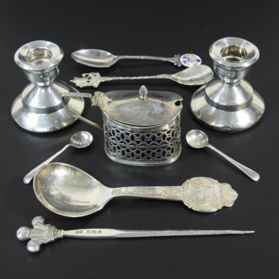Lot 403 - A silver mustard, with a pierced body and blue...