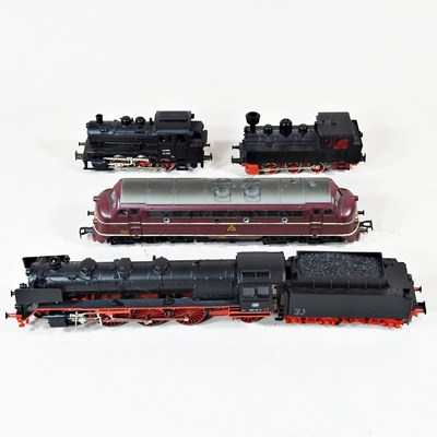 Lot 343 - A Marklin HO gauge locomotive and tender, 003...