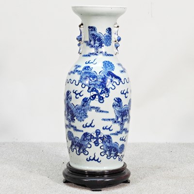 Lot 177 - A large 19th century Chinese porcelain blue...