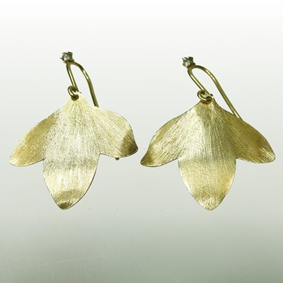 Lot 15 - A pair of H Stern Brazilian 18 carat gold Hera designer earrings